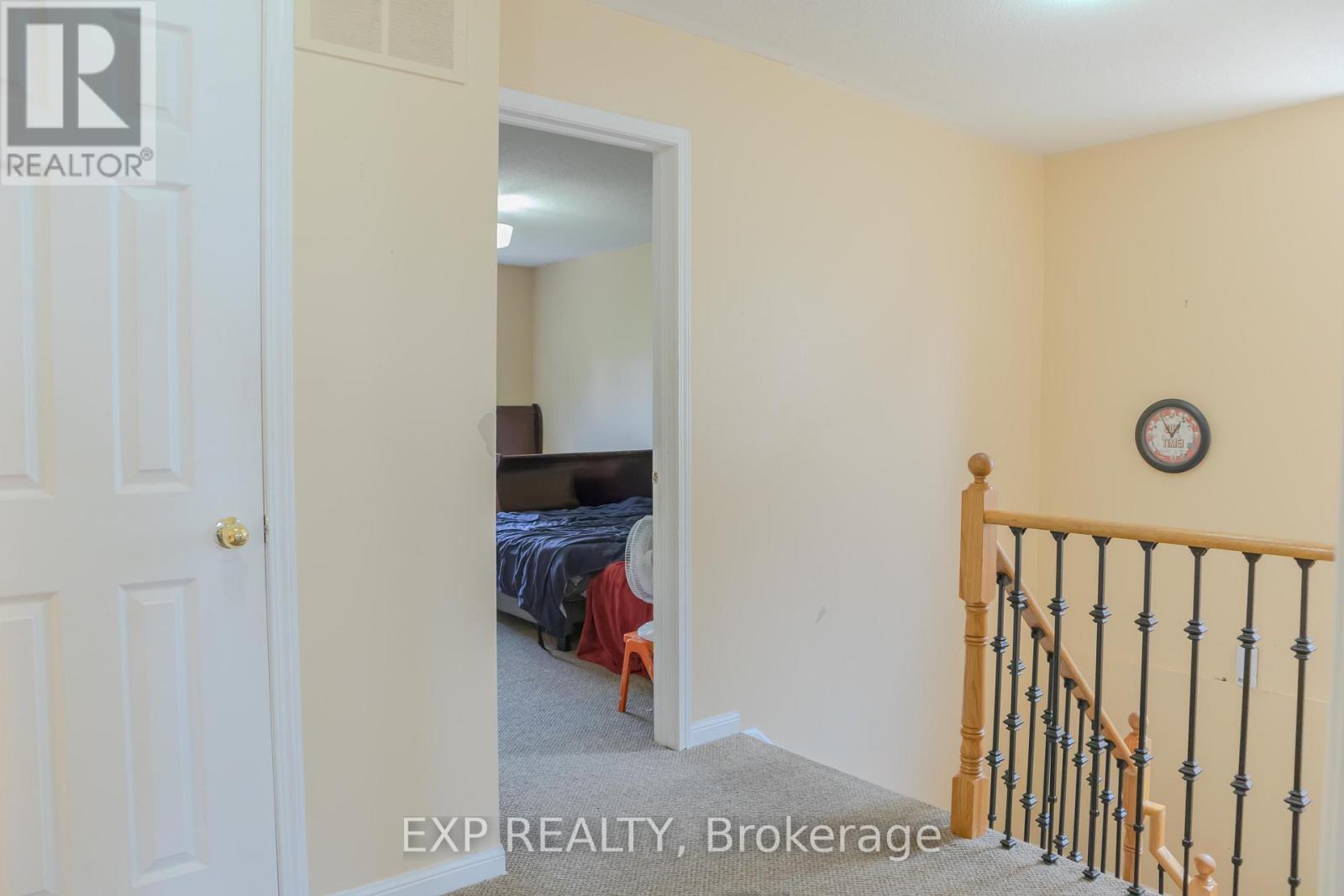Photo 23 of 136 Kirkland Place, Whitby ON