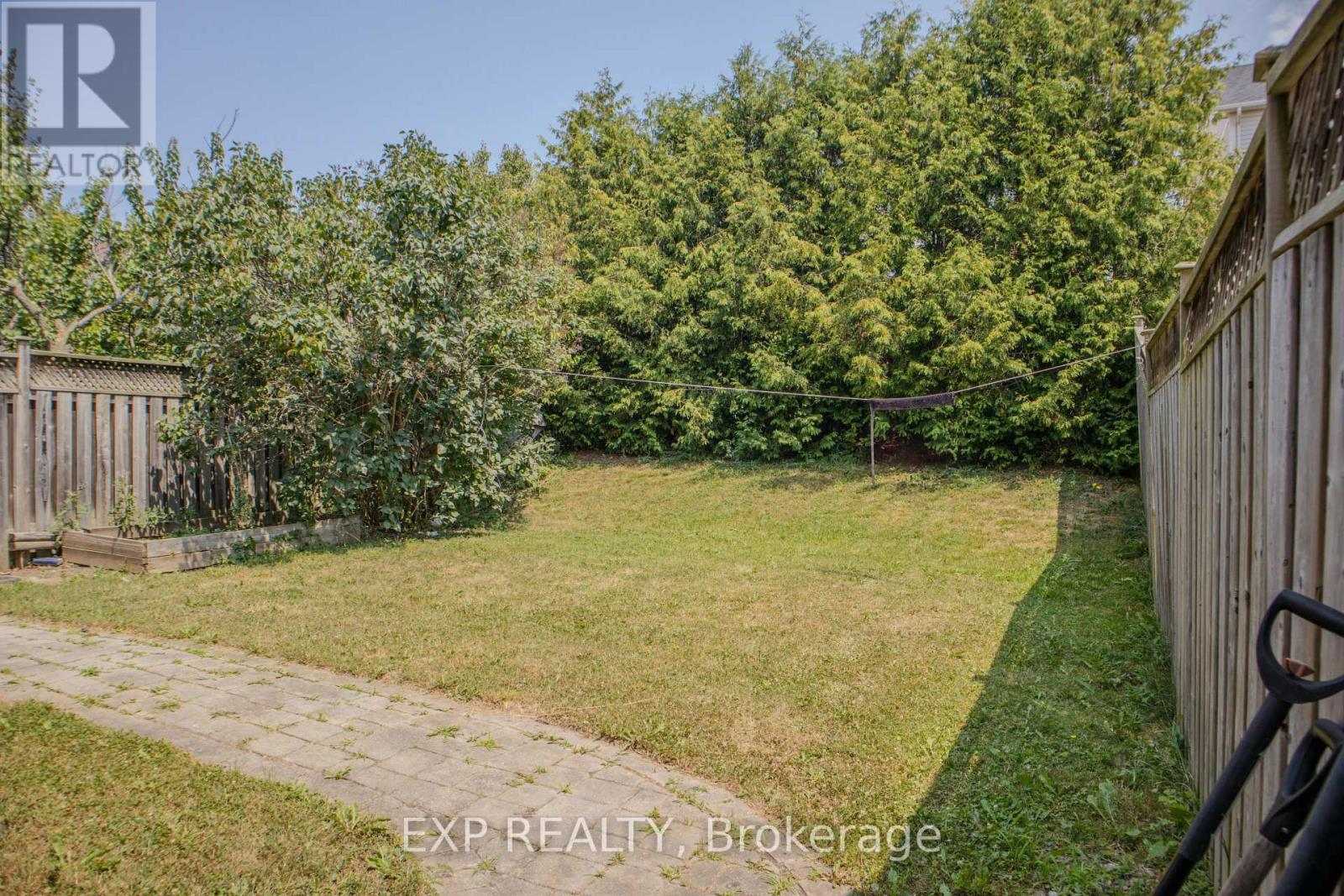 Photo 13 of 136 Kirkland Place, Whitby ON