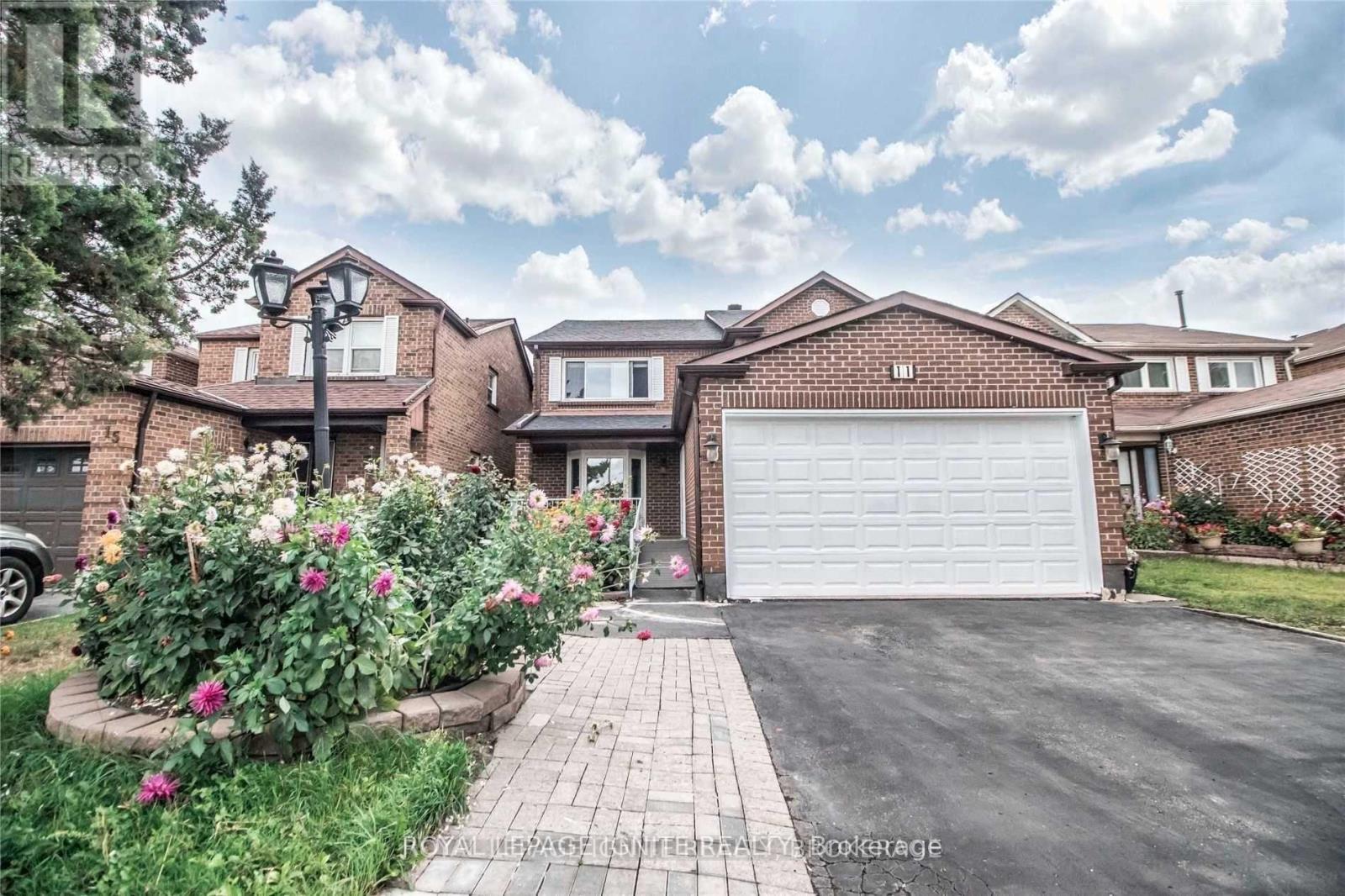 Photo 3 of Bsmt 11 Carisbrooke Square, Toronto ON
