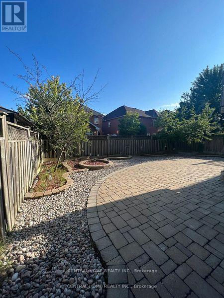 Photo 4 of Basmt 147 Jefferson Forest Drive S, Richmond Hill ON