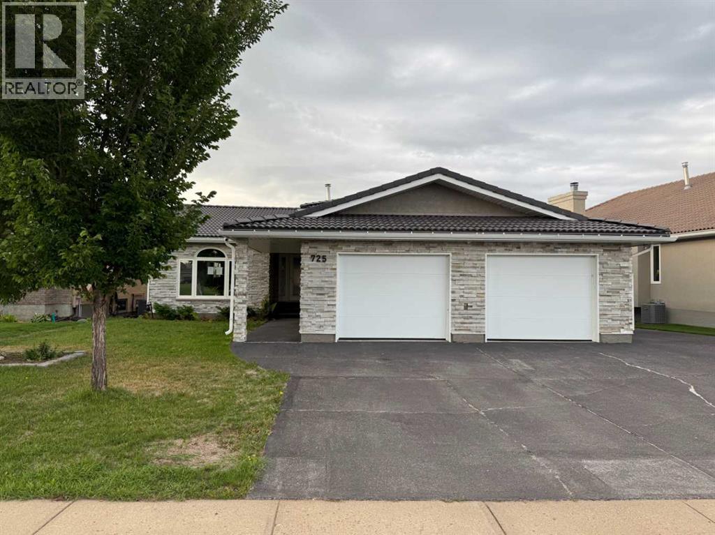 Photo 6 of 725 Taylor Road Se, Medicine Hat AB