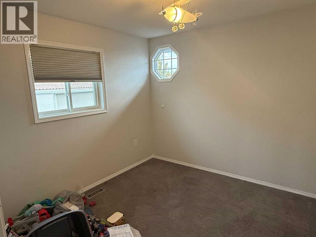Photo 28 of 725 Taylor Road Se, Medicine Hat AB