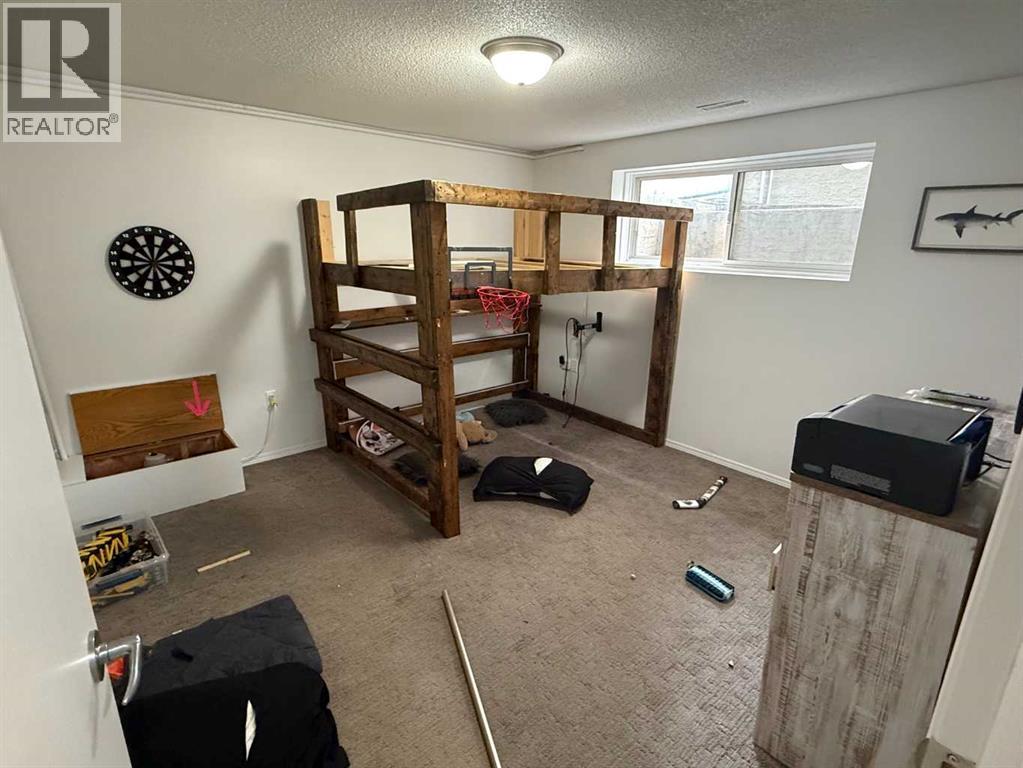 Photo 20 of 725 Taylor Road Se, Medicine Hat AB