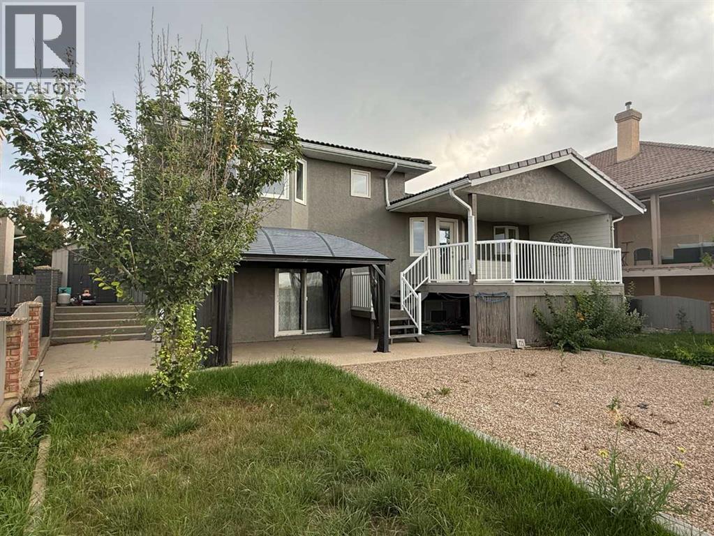 Photo 2 of 725 Taylor Road Se, Medicine Hat AB