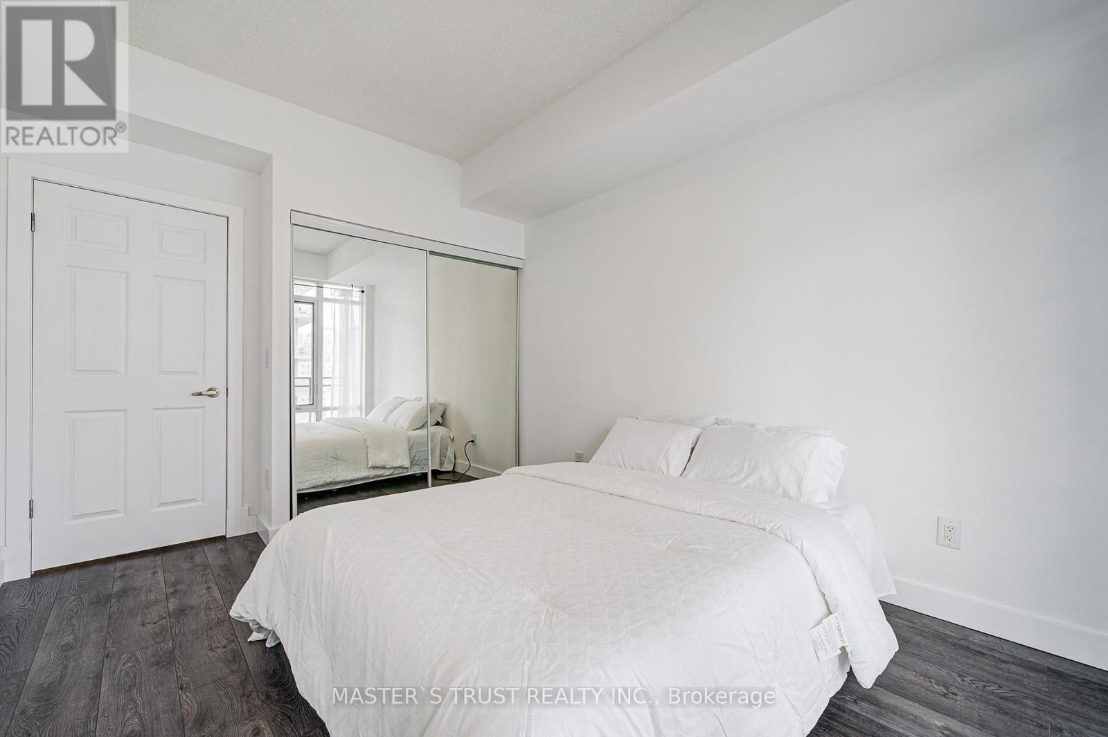 Photo 12 of 1203 360 Square One Drive, Mississauga ON