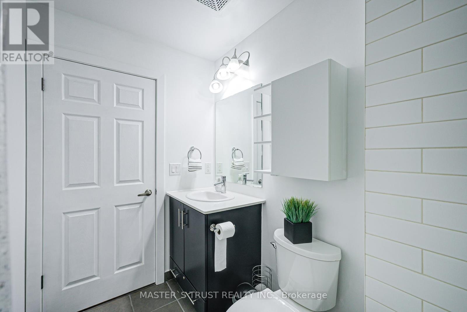 Photo 26 of 1203 360 Square One Drive, Mississauga ON