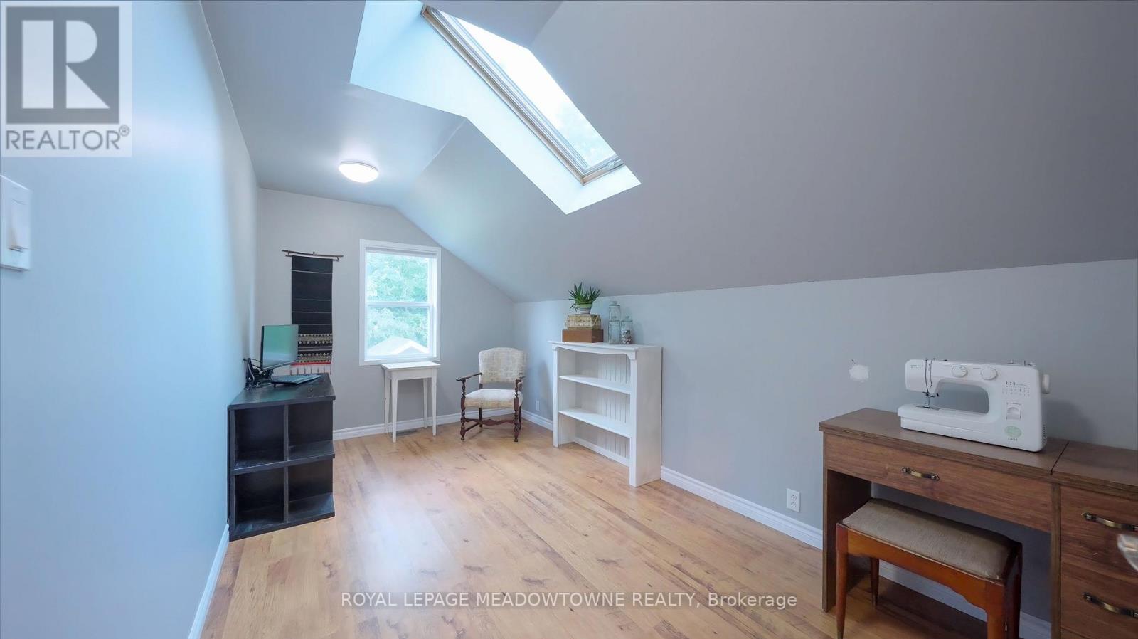 Photo 5 of 12369 Elizabeth Street, Halton Hills ON