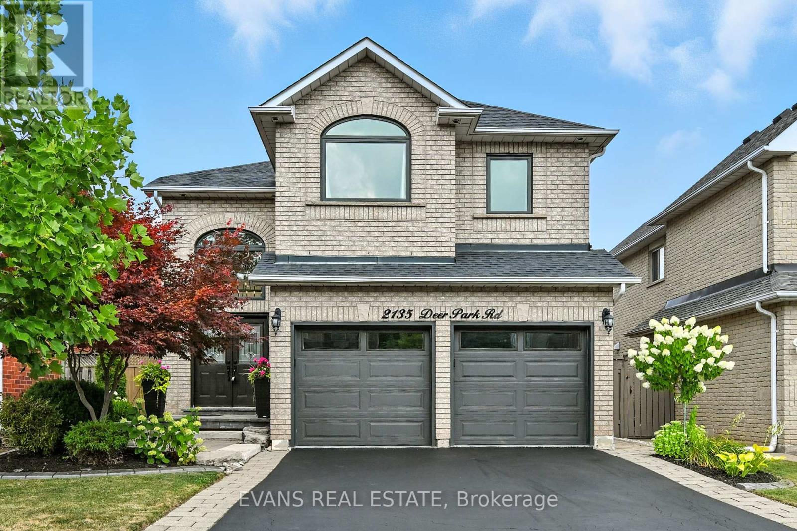 Photo 1 of 2135 Deer Park Road, Oakville ON