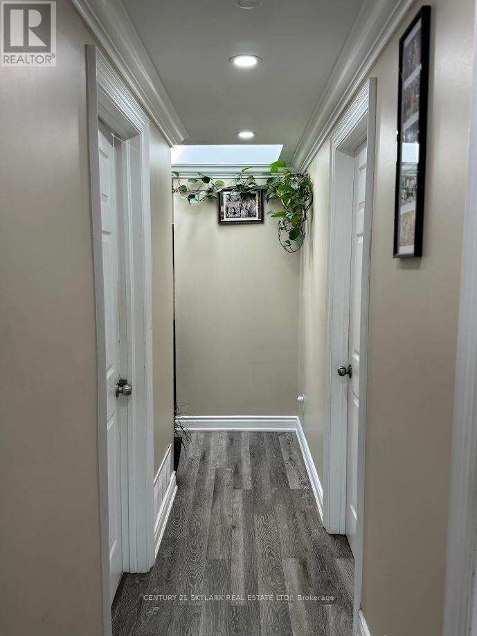 Photo 12 of 44 Deeside Crescent, Brampton ON