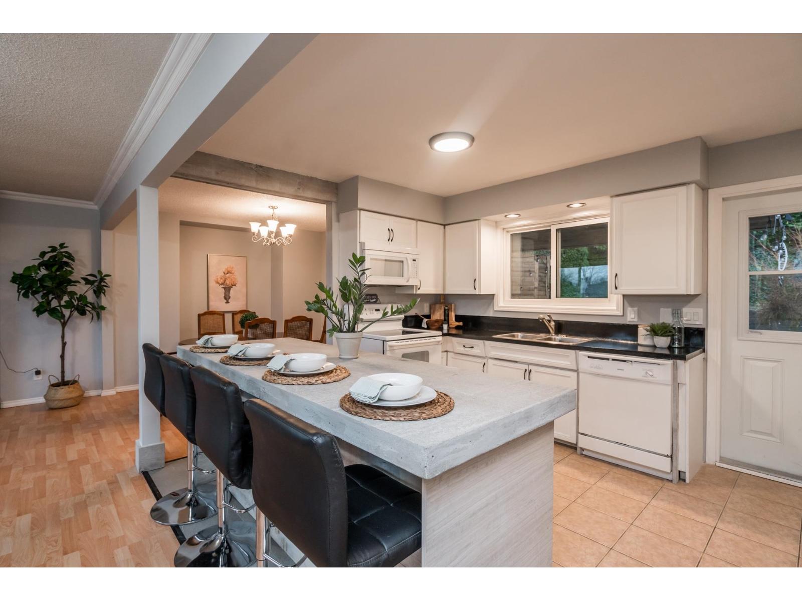 Photo 9 of 33348 Wren Crescent, Abbotsford BC