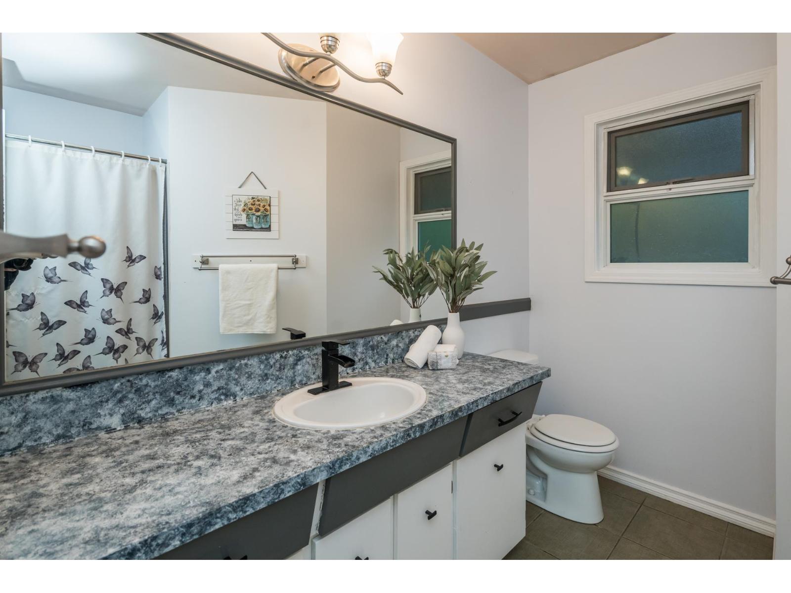 Photo 13 of 33348 Wren Crescent, Abbotsford BC