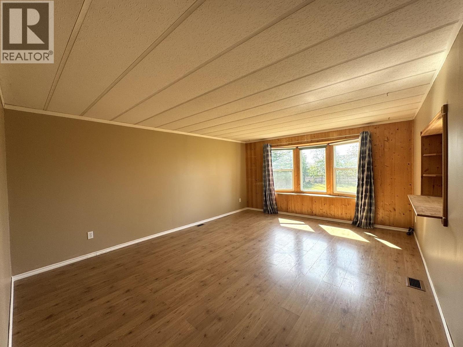 Photo 19 of 10996 Poplar Road, Fort St John BC