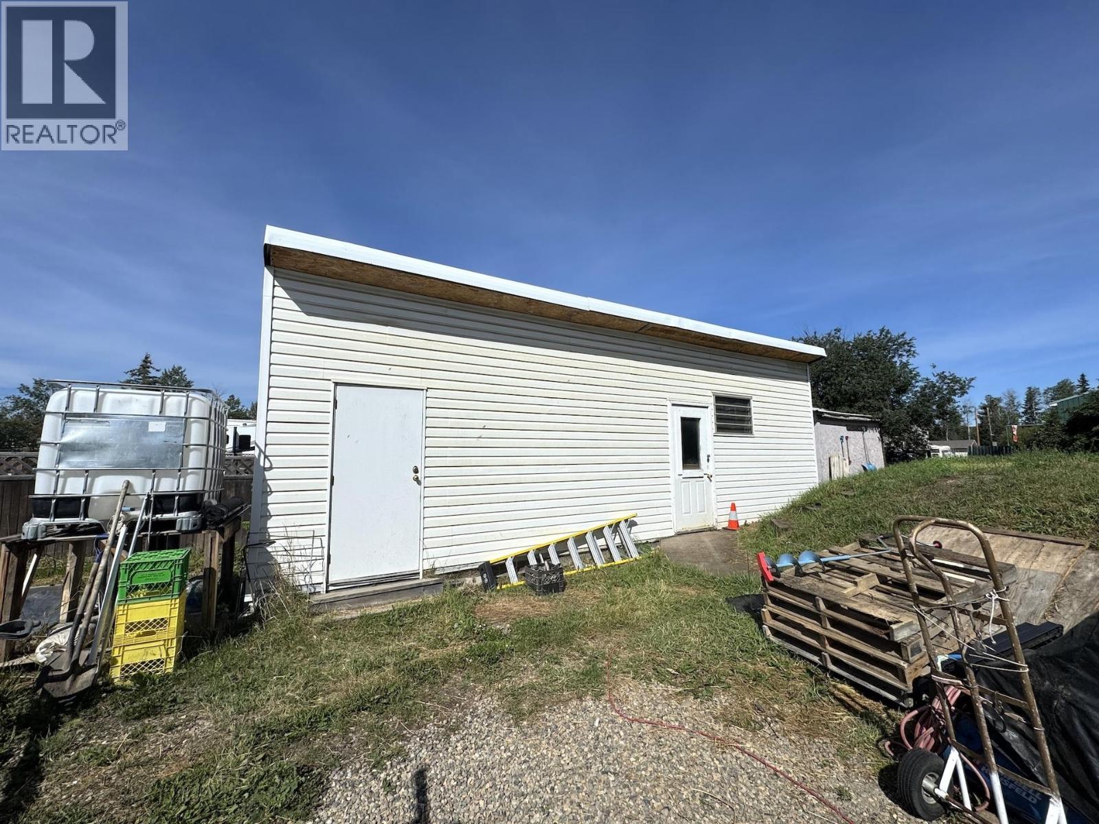Photo 10 of 10996 Poplar Road, Fort St John BC