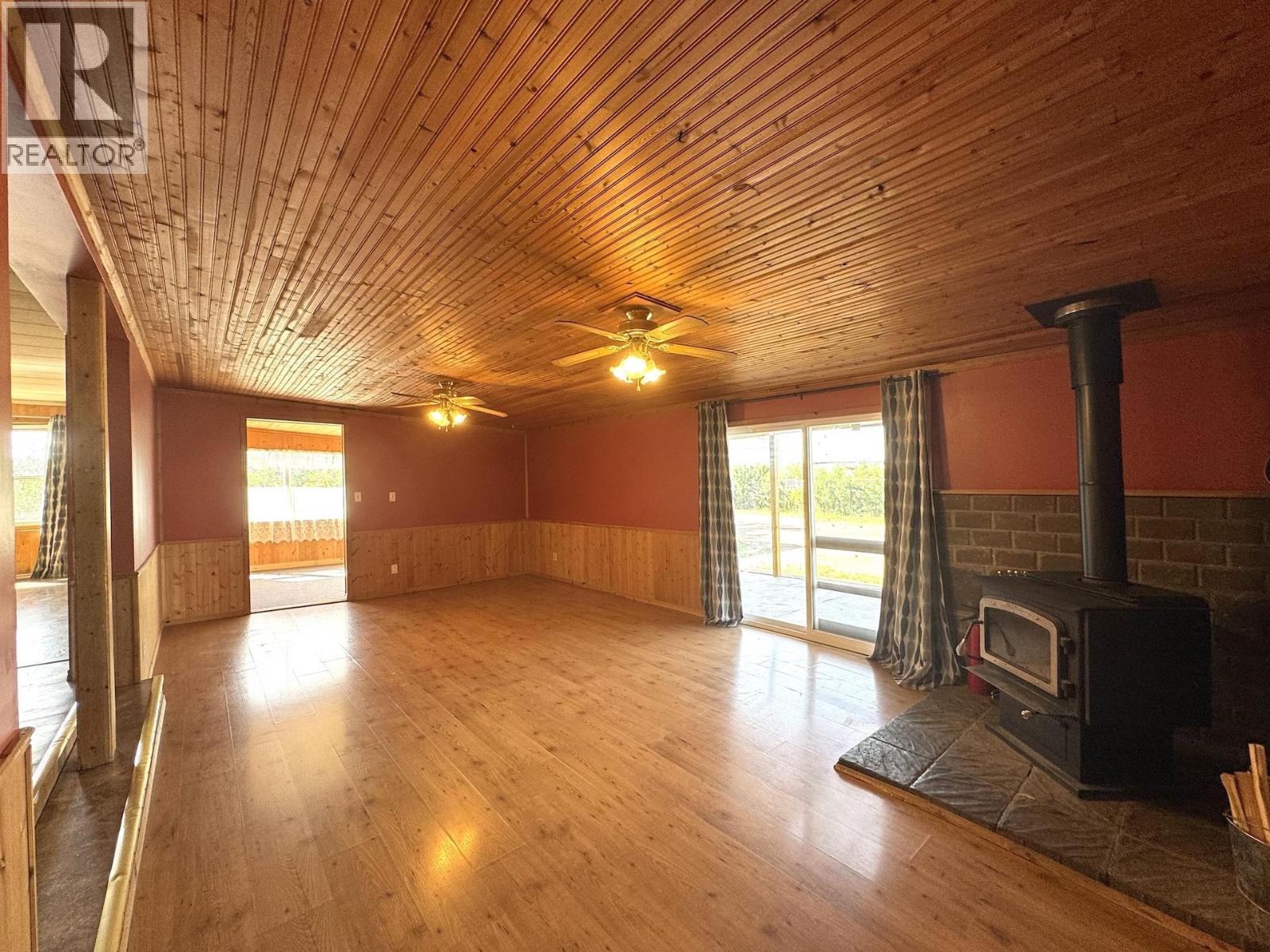 Photo 3 of 10996 Poplar Road, Fort St John BC