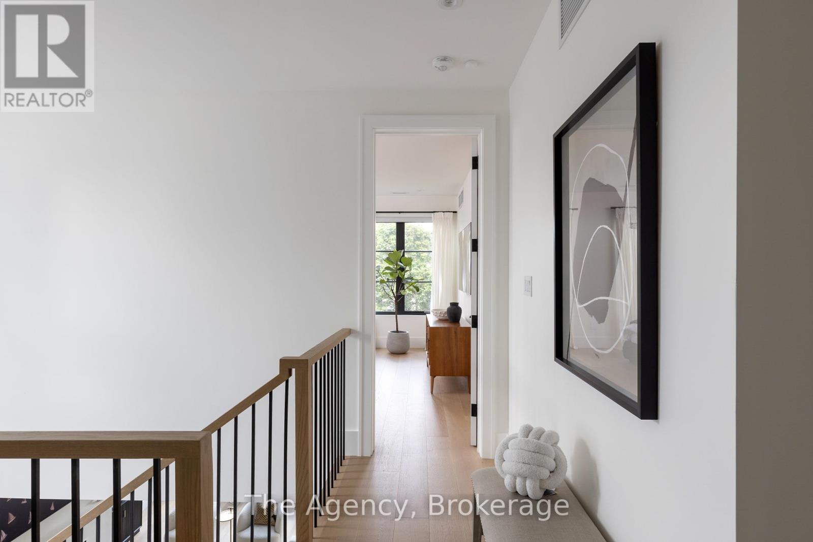 Photo 23 of 203 Weybourne Road, Oakville ON