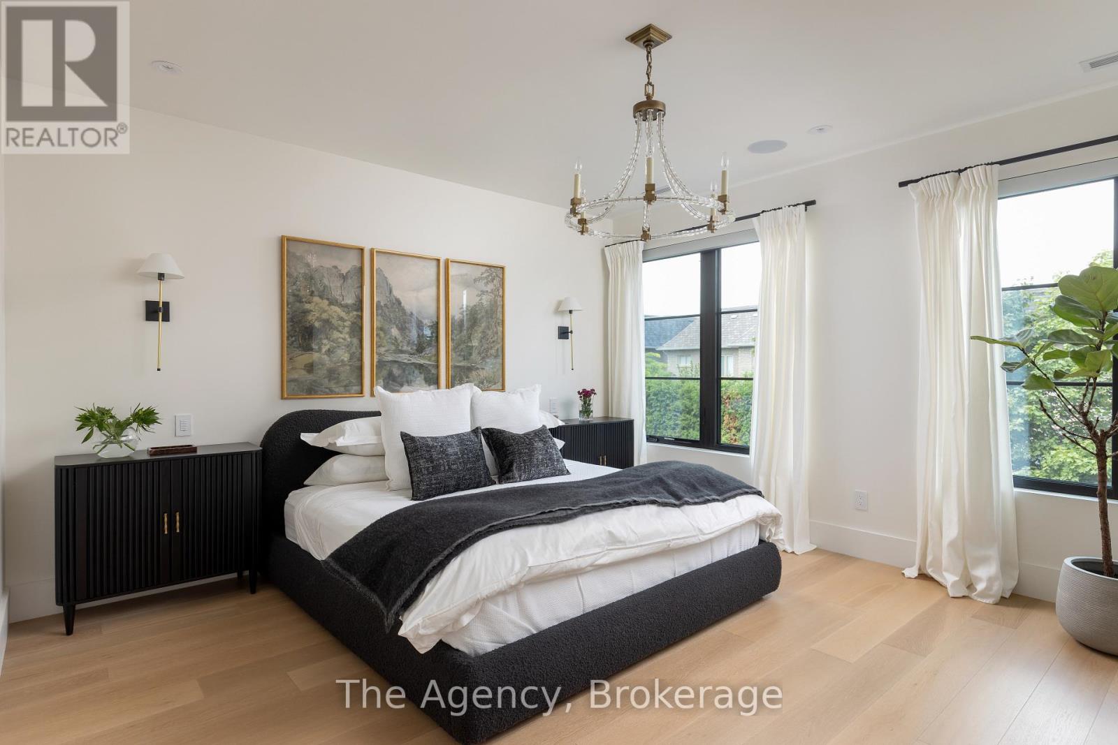 Photo 24 of 203 Weybourne Road, Oakville ON
