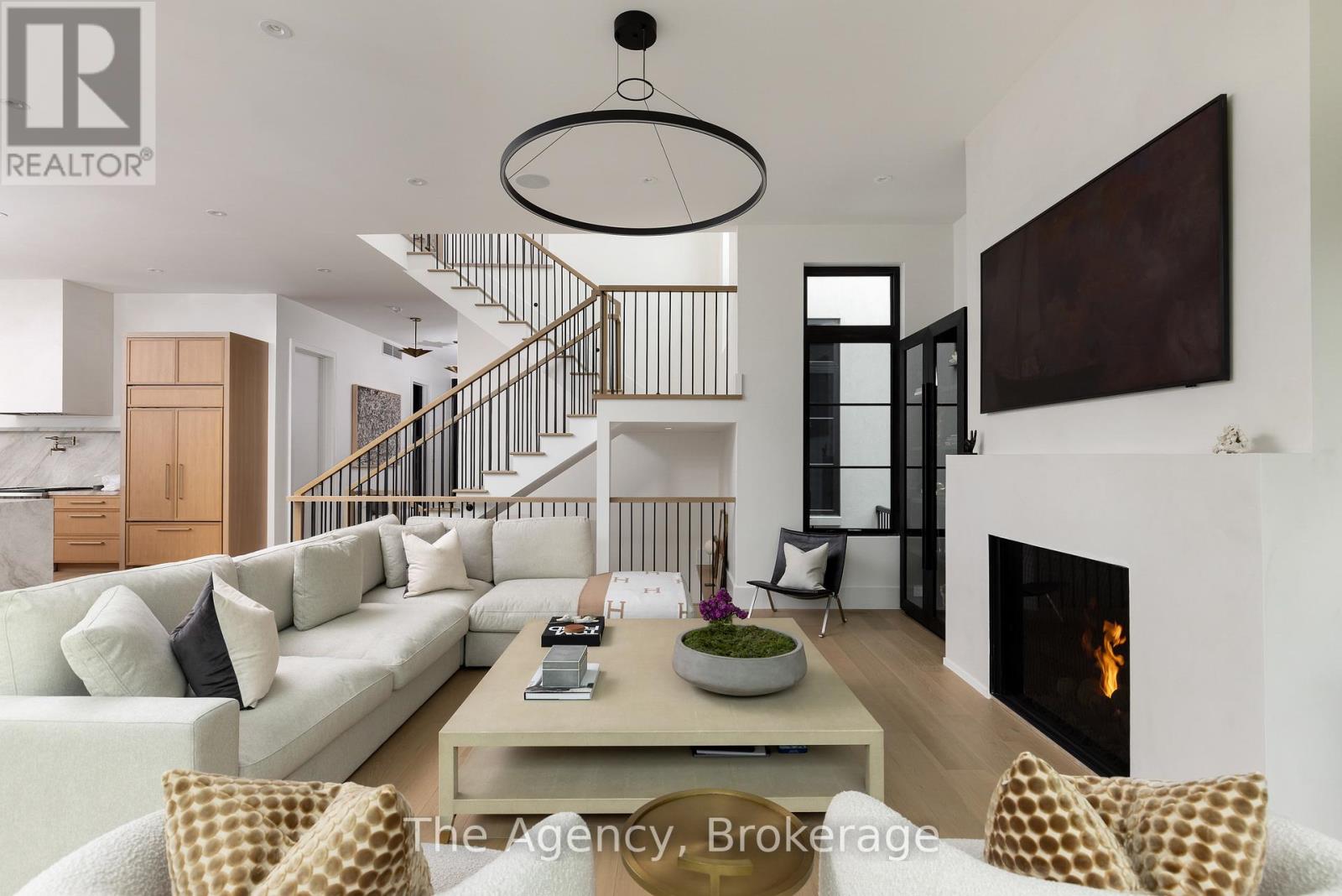 Photo 18 of 203 Weybourne Road, Oakville ON