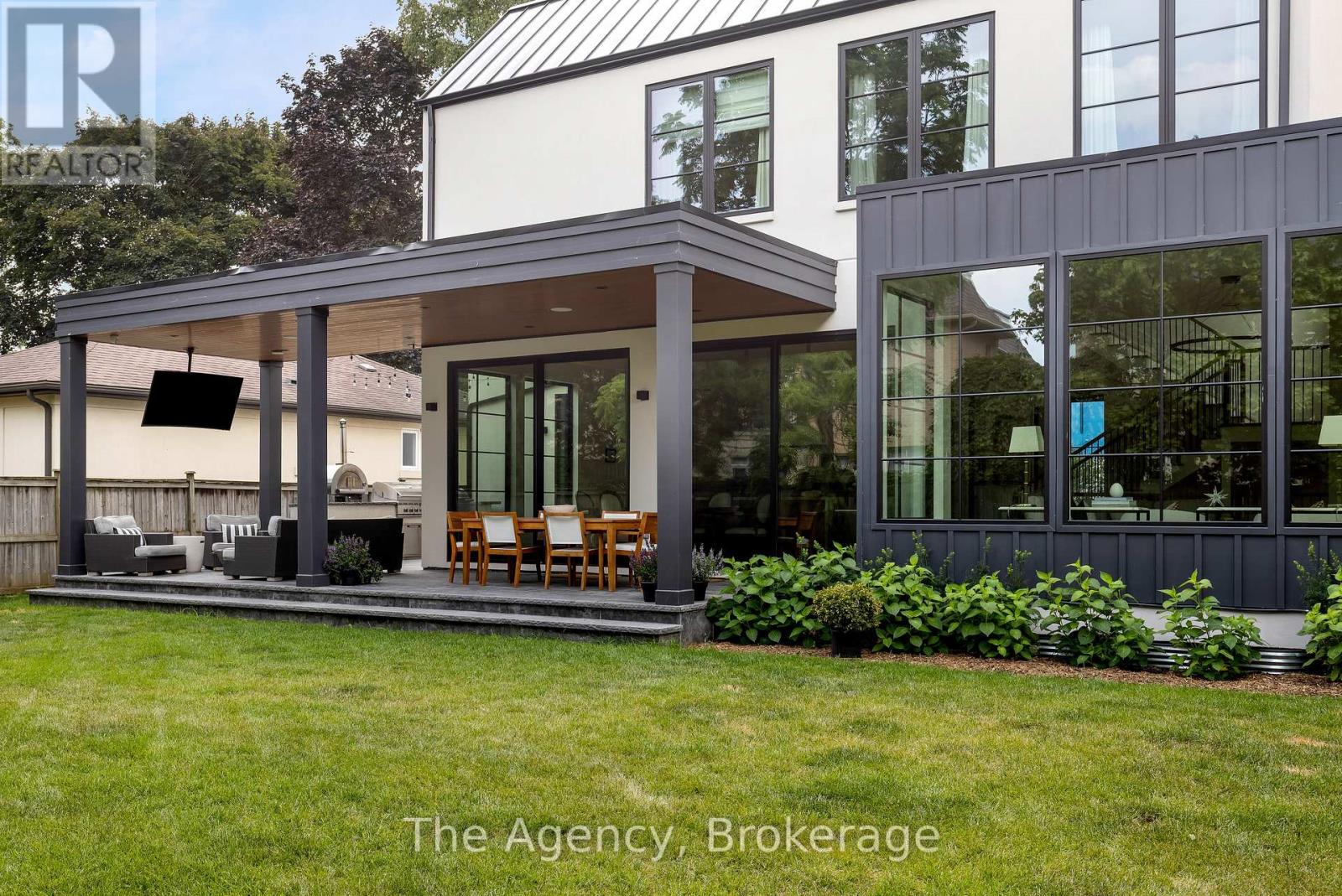 Photo 12 of 203 Weybourne Road, Oakville ON