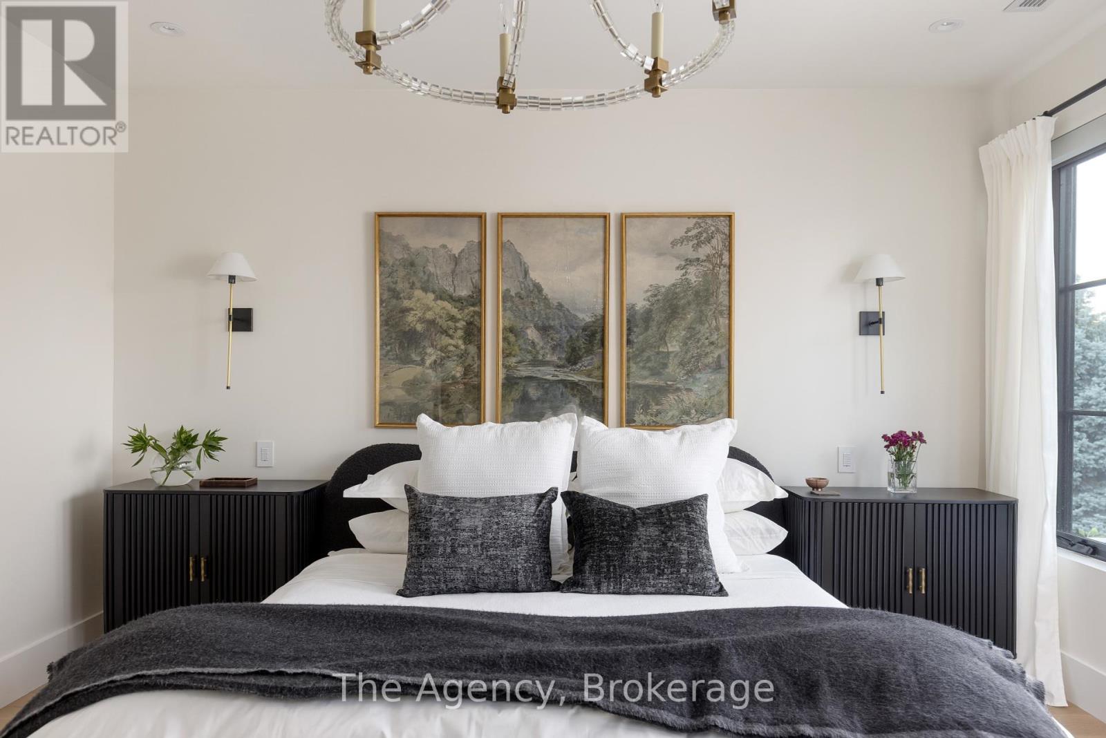 Photo 25 of 203 Weybourne Road, Oakville ON