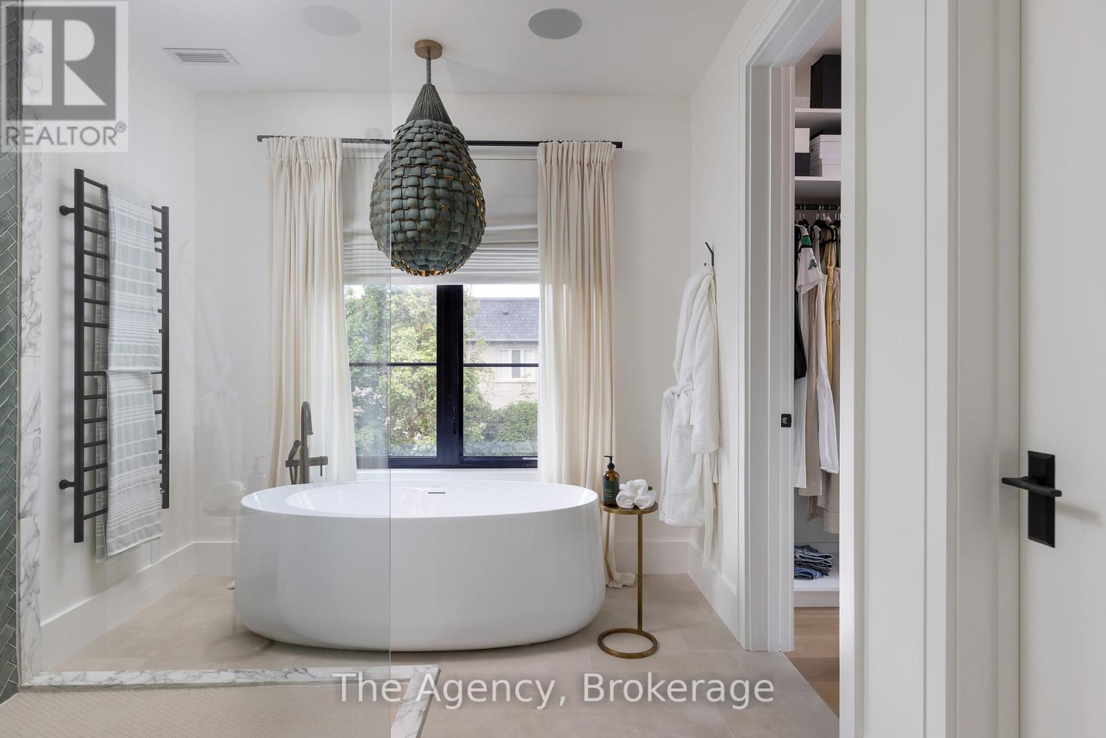 Photo 28 of 203 Weybourne Road, Oakville ON