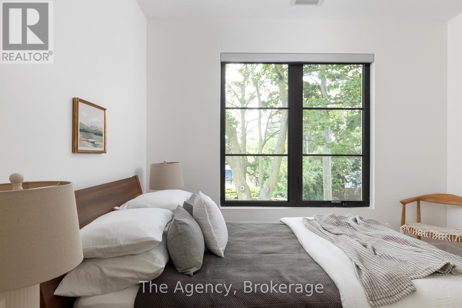 Photo 37 of 203 Weybourne Road, Oakville ON