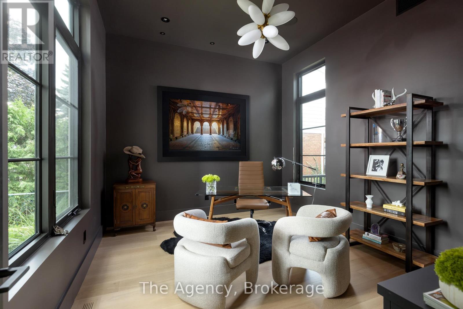Photo 6 of 203 Weybourne Road, Oakville ON