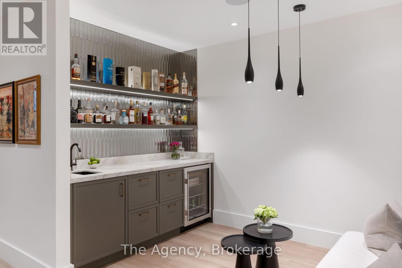 Photo 43 of 203 Weybourne Road, Oakville ON
