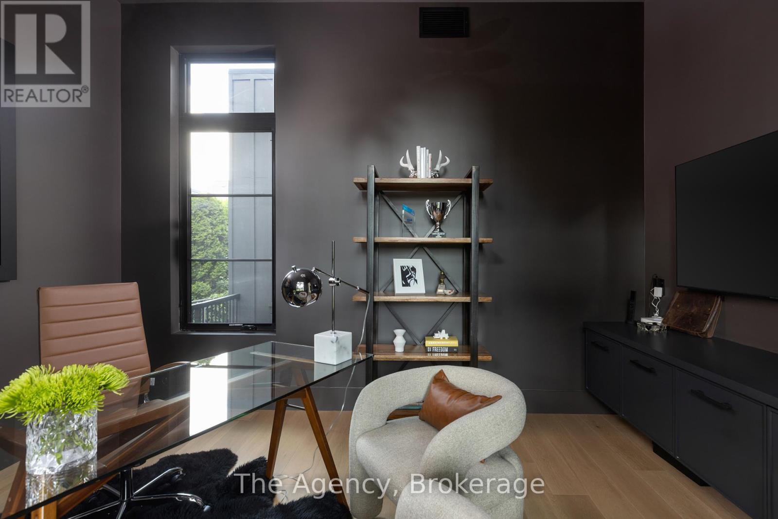 Photo 7 of 203 Weybourne Road, Oakville ON