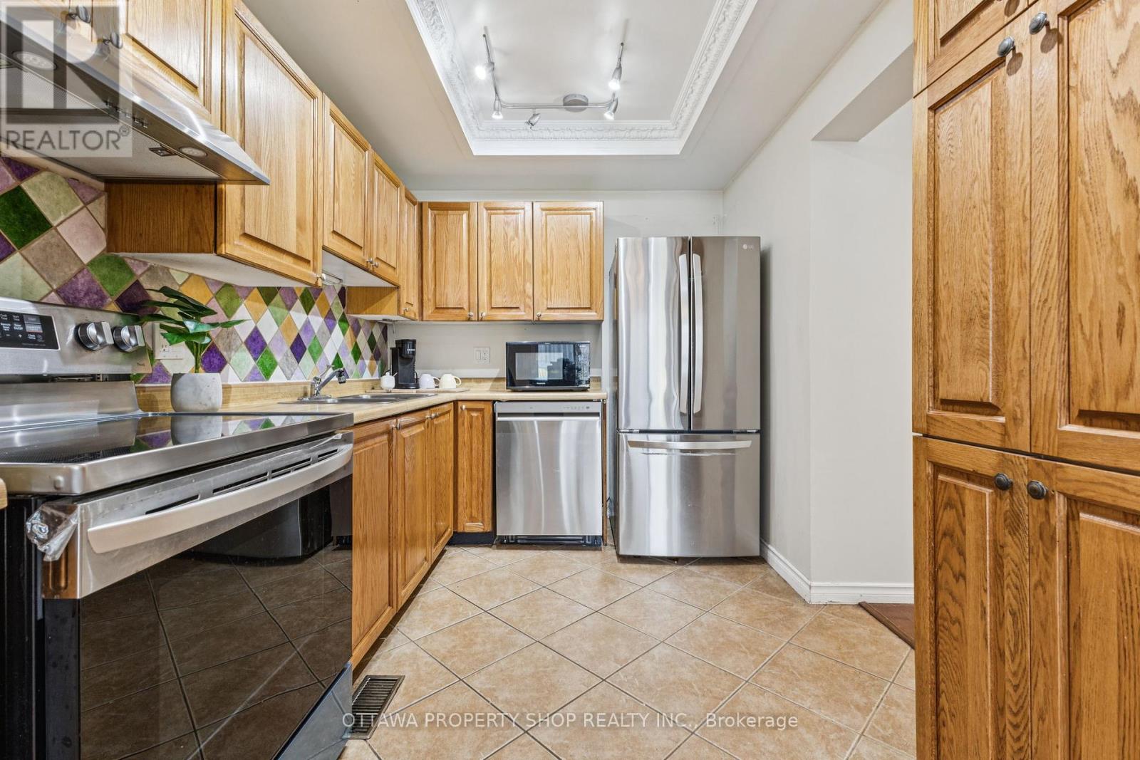 Photo 16 of 67 Gentle Gate Crescent, Ottawa ON