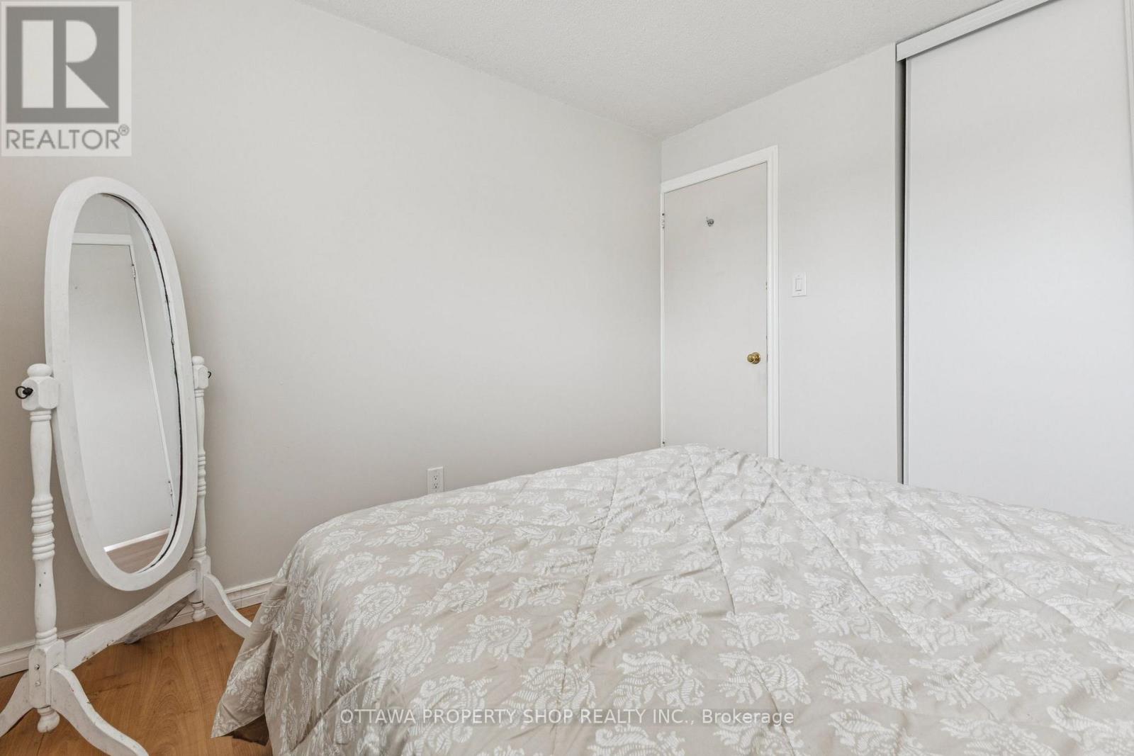 Photo 2 of 67 Gentle Gate Crescent, Ottawa ON