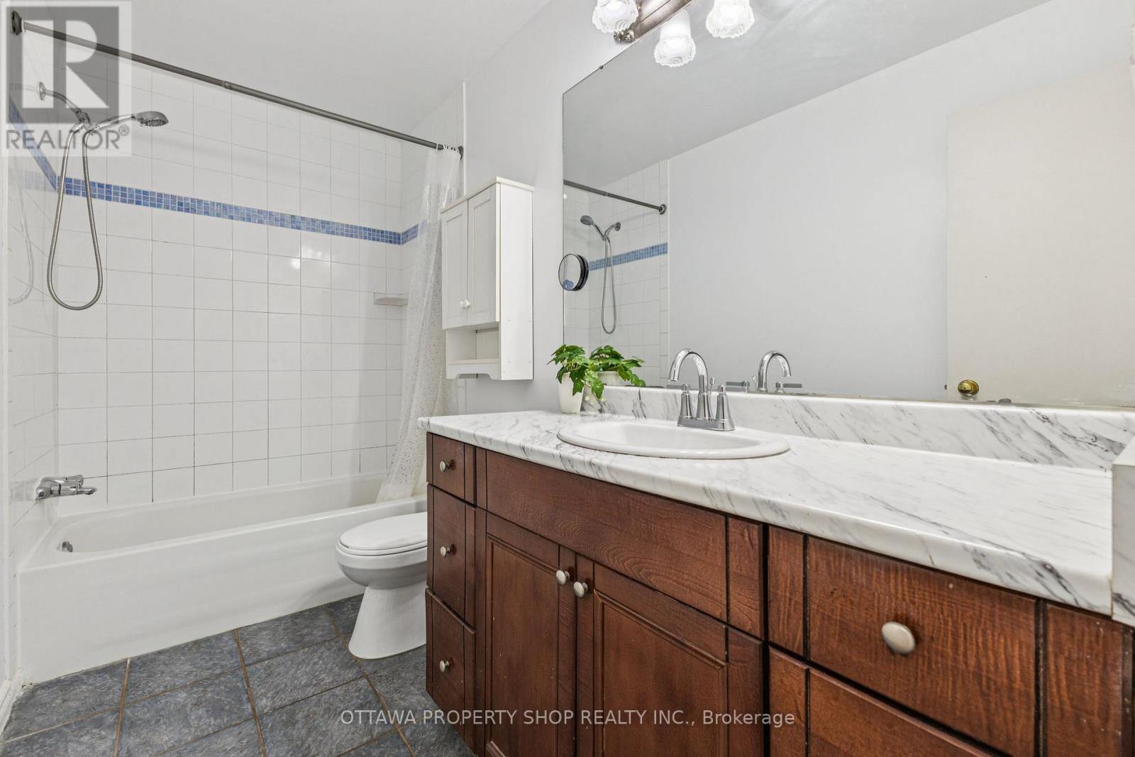 Photo 1 of 67 Gentle Gate Crescent, Ottawa ON