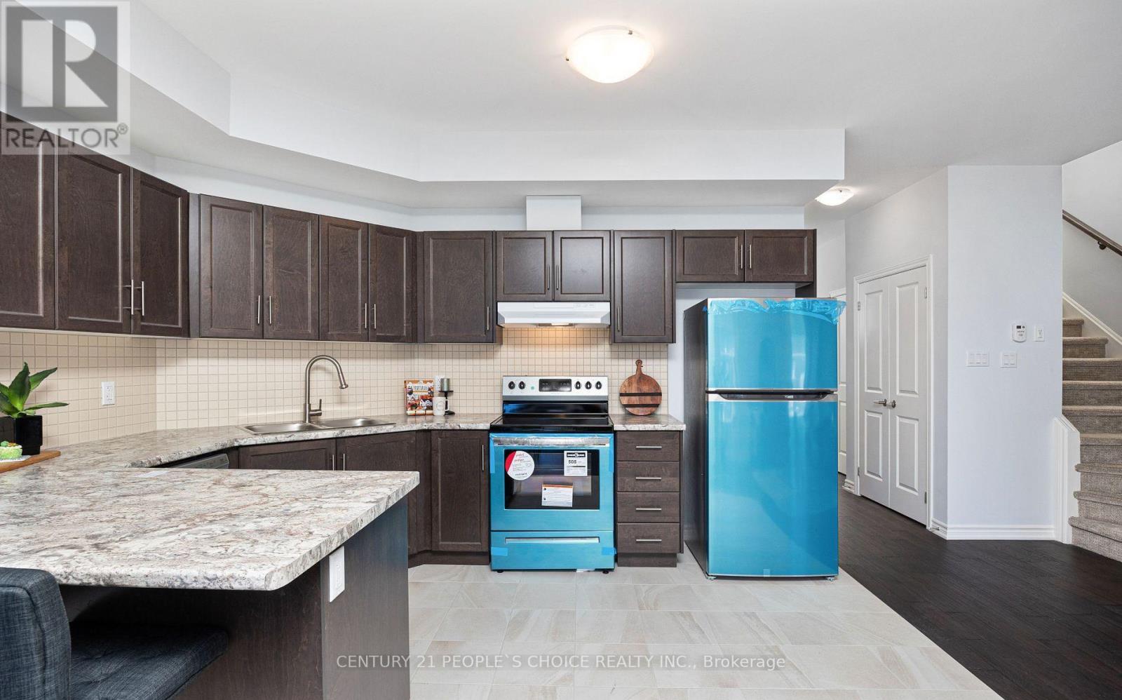 Photo 13 of 77 159 Rosie Street, Blue Mountains ON