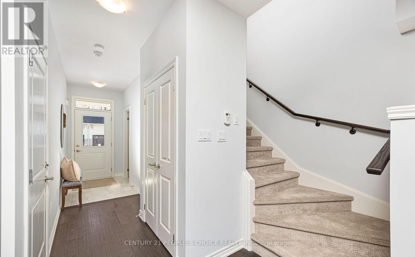 Photo 12 of 77 159 Rosie Street, Blue Mountains ON