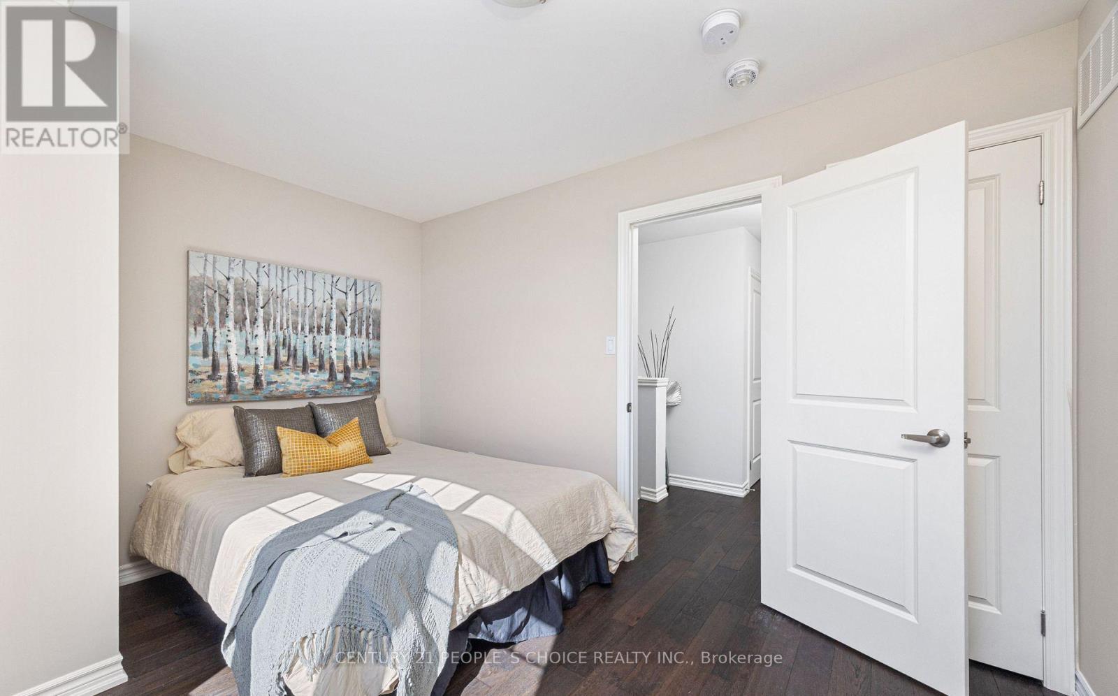 Photo 38 of 77 159 Rosie Street, Blue Mountains ON