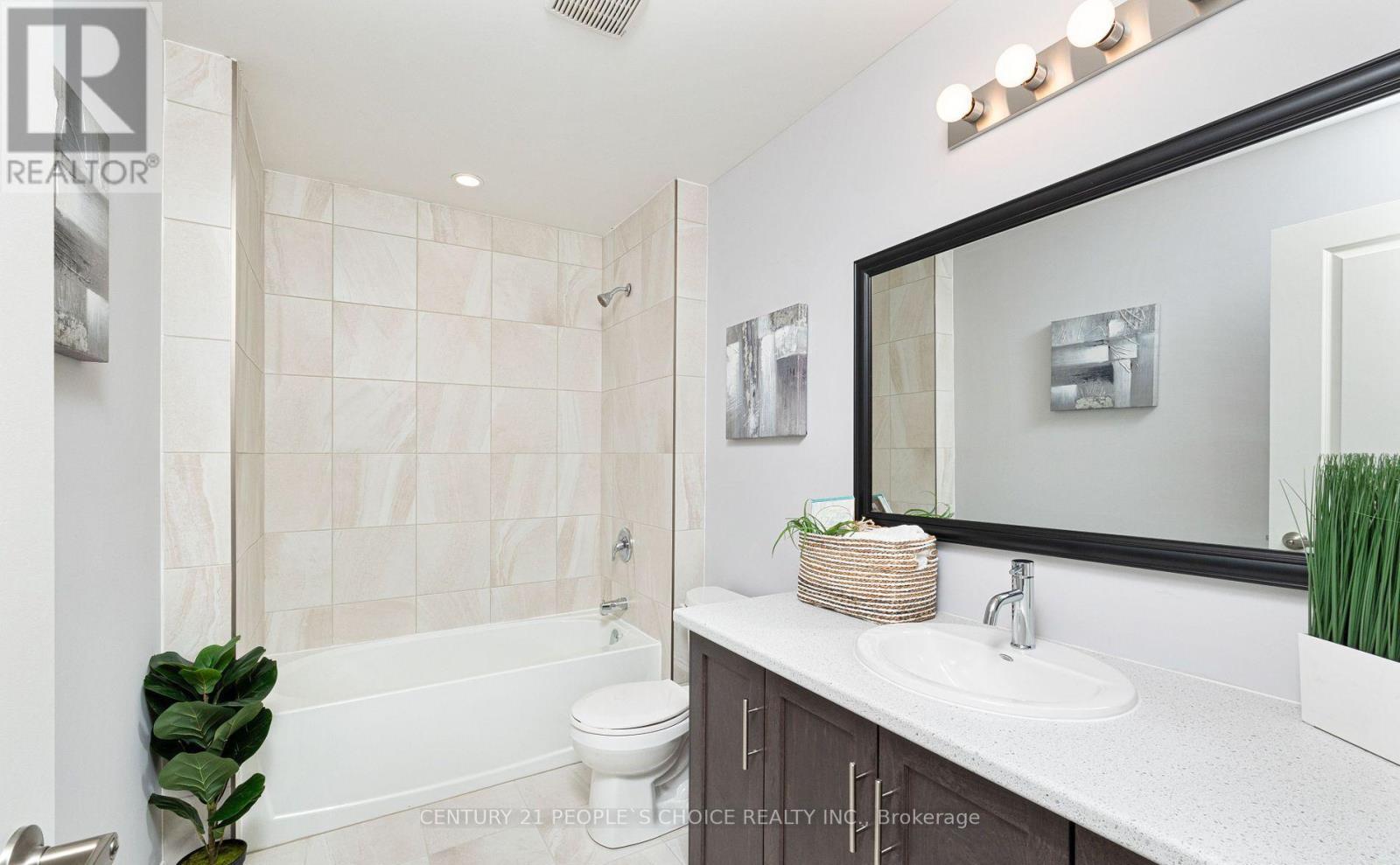 Photo 5 of 77 159 Rosie Street, Blue Mountains ON