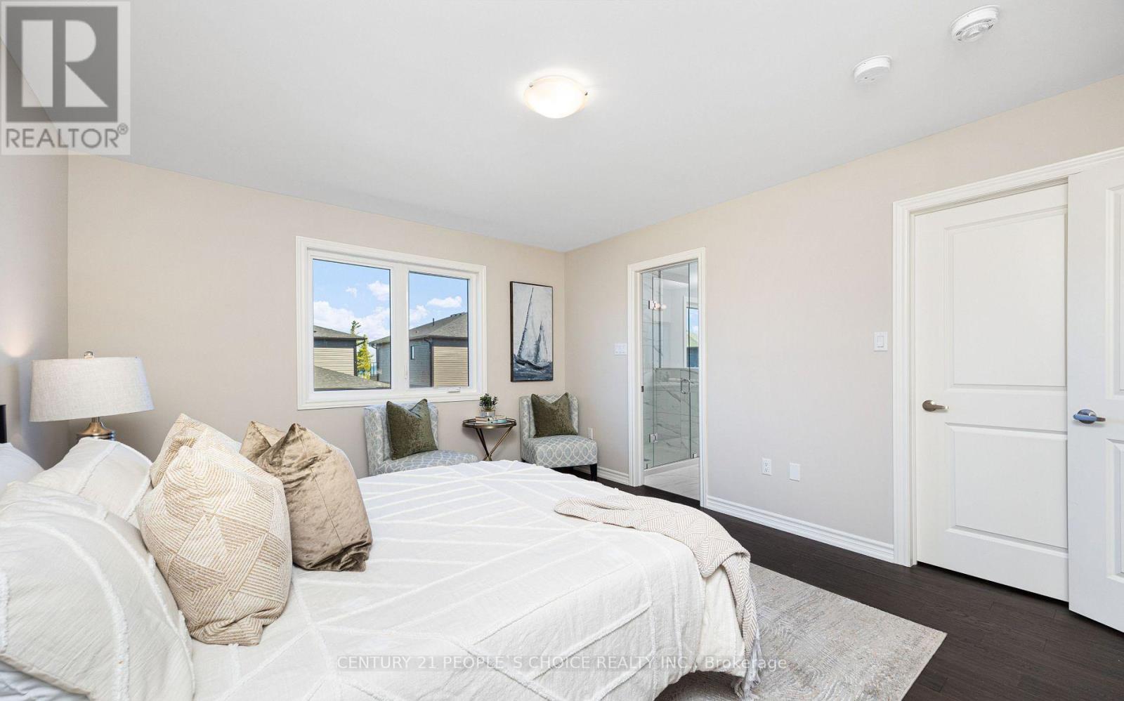 Photo 10 of 77 159 Rosie Street, Blue Mountains ON