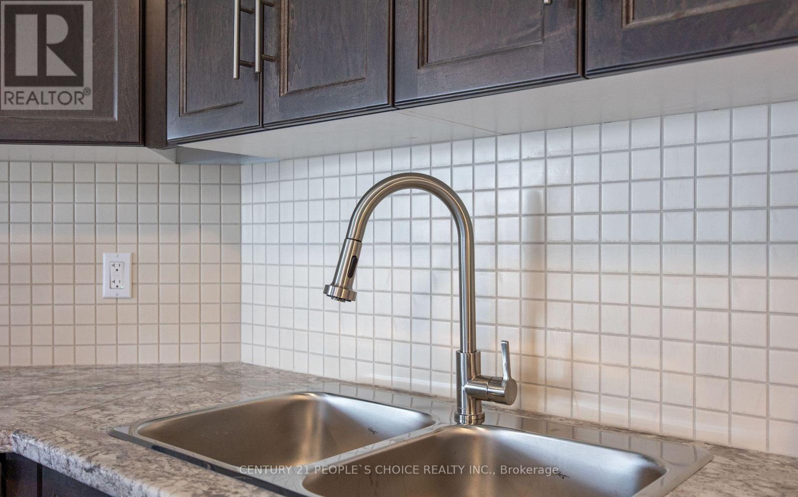 Photo 1 of 77 159 Rosie Street, Blue Mountains ON