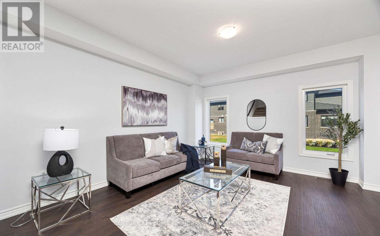 Photo 8 of 77 159 Rosie Street, Blue Mountains ON
