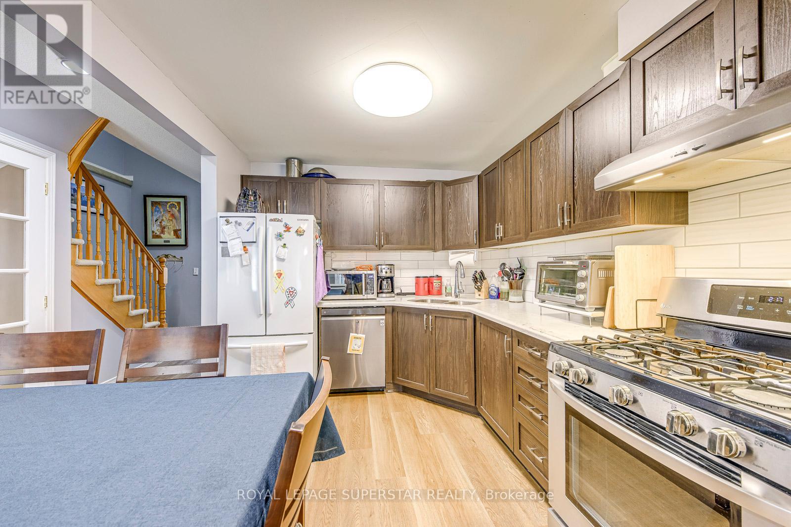Photo 23 of 17 1809 Upper Wentworth Street, Hamilton ON