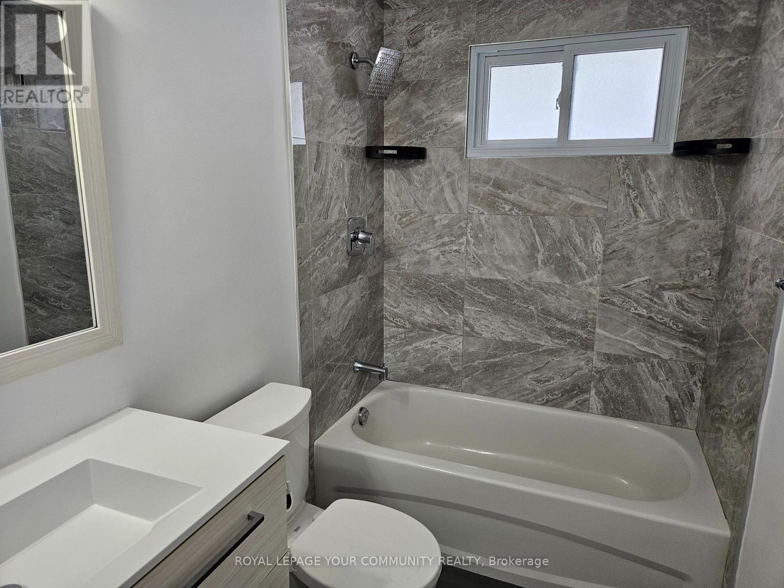 Photo 5 of 39 Eastern Avenue, New Tecumseth ON