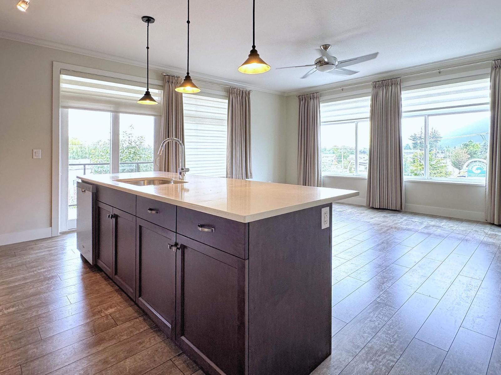 Photo 7 of 301 9130 Corbould Street Chilliwack Proper West, Chilliwack BC