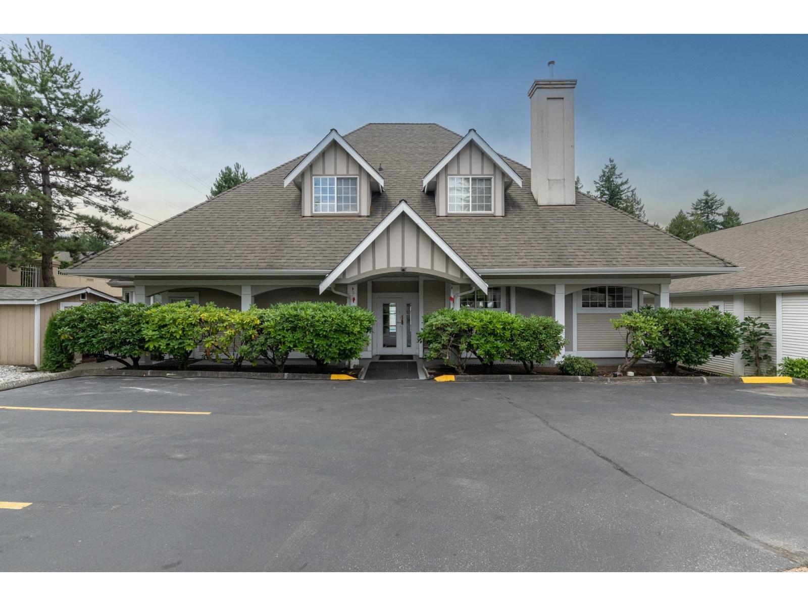 Photo 3 of 100 20655 88 Avenue, Langley BC