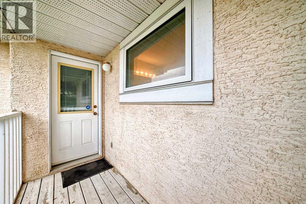 Single Family House for Sale in   Sandarac Drive NW Sandstone Valley Calgary 