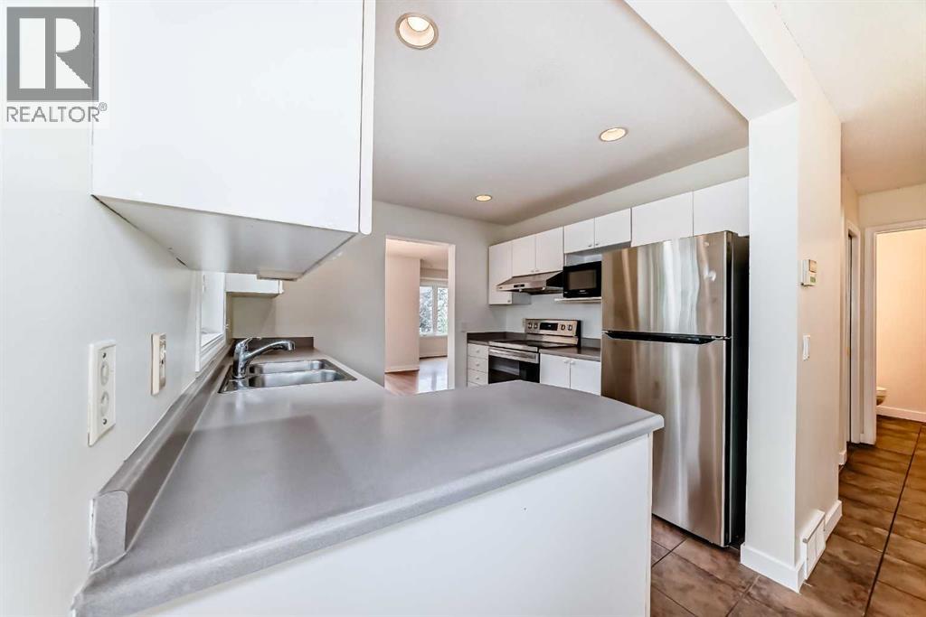 Single Family House for Sale in   Sandarac Drive NW Sandstone Valley Calgary 