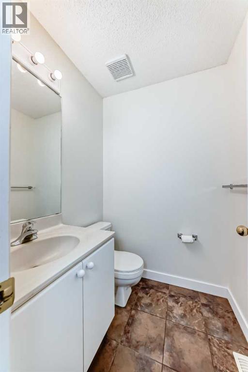 Single Family House for Sale in   Sandarac Drive NW Sandstone Valley Calgary 