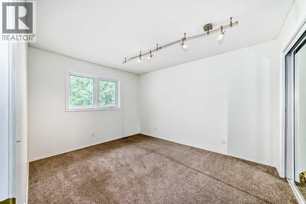 Single Family House for Sale in   Sandarac Drive NW Sandstone Valley Calgary 
