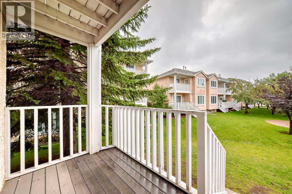 Single Family House for Sale in   Sandarac Drive NW Sandstone Valley Calgary 