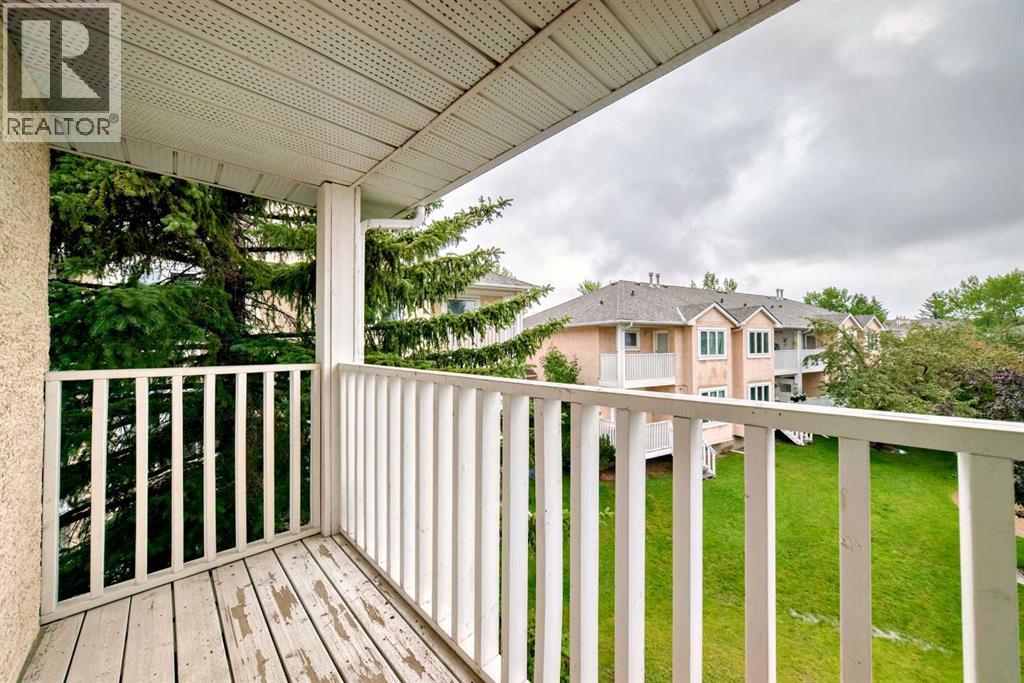 Single Family House for Sale in   Sandarac Drive NW Sandstone Valley Calgary 
