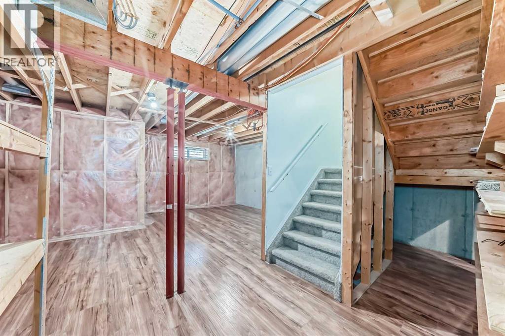 Single Family House for Sale in   Sandarac Drive NW Sandstone Valley Calgary 