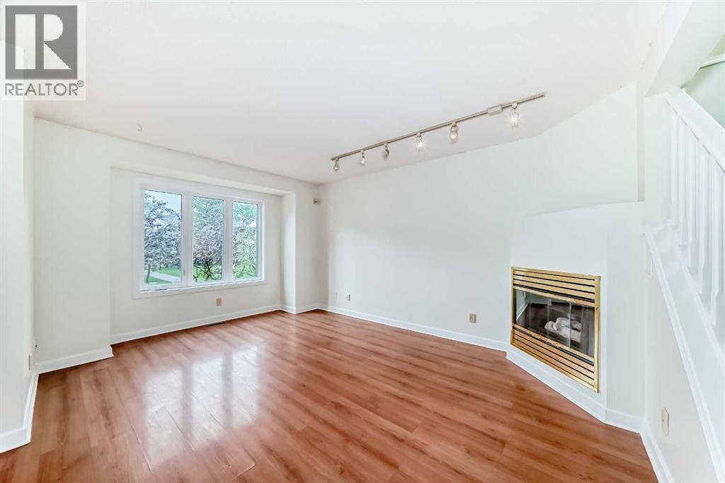 Single Family House for Sale in   Sandarac Drive NW Sandstone Valley Calgary 